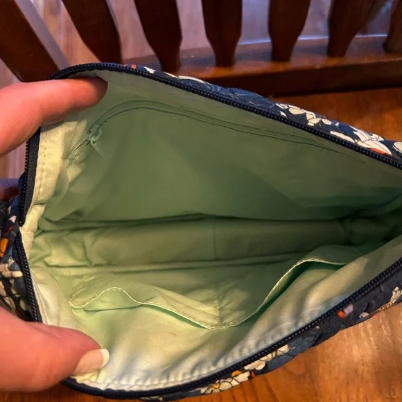 Vera Bradley Saddle Crossbody Turnlock Key Bag in Floral Bursts - Picture 9 of 13